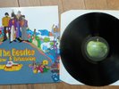 THE BEATLES near mint LP reissue 1978 France - Yellow submarine - RARE 04002