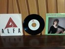 ALESSANDRA MUSSOLINI LOVE IS LOVE /TEARS 45 GIRI ALFA  ALR 755 JAPAN OTTIMO