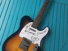 u2 autograph guitare FENDER squier signed live BONO , EDGE , ADAM & LARRY rare