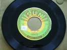 VINTAGE CRY  CRY  CRY  & HEY, PORTER  JOHNNY CASH SUN RECORDS PUSH MARKS 45 RPM