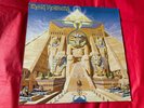 IRON MAIDEN - POWERSLAVE. 1984 VINYL LP + MERCHANDISE SHEET SUPERB AUDIO