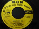 The Velours - Don't Pity Me / I'm Gonna Change 45 MGM Label Promotional