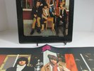 NM Vinyl with Finger Poster MONO 2-Eye 
