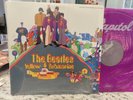 TOP SHAPE THE BEATLES - YELLOW SUBMARINE PURPLE 1978  VG++/VG+++ VINYL LP SHRINK
