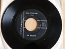 the ascots run little girl / pinch 45 rpm garage rock  vinyl record 1966 TESTED