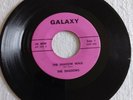 45 HARD TO FIND RECORD. THE SHADOWS ON GALAXY LABEL. THE SHADOW WALK
