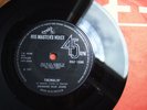 THE SWINGING BLUE JEANS - TREMBLIN'  - HMV POP 1596 / 1967 IN CO SL.  EX/+