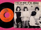 THE BLUE BELLES - I Sold My Heart to the Junkman - 45 rpm w/ Picture - Peak 7042