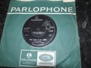 The Falling Leaves - She Loves To Be Loved. 1965 7-inch single. VG+. 