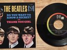 45 SP THE BEATLES VJ 587 DO YOU WANT TO KNOW A SECRET RAINBOW LABEL W/BRACKET