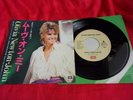 OLIVIA NEWTON-JOHN MAKE A MOVE ON ME / 7