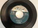THE DOMINOES, SIXTY MINUTE MAN/I CAN'T ESCAPE FROM YOU, ON FEDERAL, 45 RPM