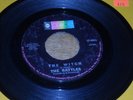 HALLOWEEN 45RPM. THE RATTLES.  THE WITCH  /  GERALDINE.