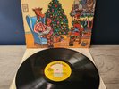 A Merry Geoffrey Christmas LP Toys R Us RARE  1975 Vinyl Gigi Baby Gee Giraffe