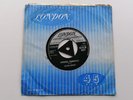CHUCK BERRY 1959 UK 45 MEMPHIS TENNESSEE  BACK IN THE U.S.A.  LONDON 45-HLM 8921