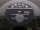 CANADA  Bing Crosby IT'S BEGINNING TO LOOK ALOT LIKE CHRISTMAS Holiday 78 DECCA