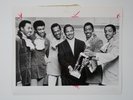 TEMPTATIONS & TONY LAWRENCE 1969 press photo 10