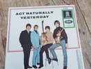 Single 7' THE BEATLES - YESTERDAY / ACT NATURALLY - BARHOCKER COVER - TOP