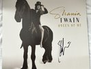 SHANIA TWAIN - Queen of Me HAND SIGNED ON COVER - Picture Disc VINYL LP  - HMV