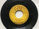 Elvis Presley - Milkcow Blues Boogie - 1955 - RARE Sun 45 RPM w/ Pushmarks