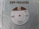 VELVETT FOGG - Telstar 69. UK PYE 45'. Psych Beat.