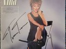 Tina Turner Autogramm auf der PRIVATE DANCER LP