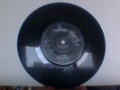 THE BEATLES  HELP  R5305  B SIDE LABELS ON BOTH SIDES SOLID CENTRE  MADE IN UK