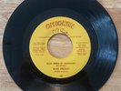 Elvis Presley 45 RPM - That's All Right / Blue Moon of Kentucky - Chicken 101