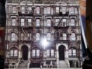 LED ZEPPELIN  PHYSICAL GRAFFITI  DOUBLE ALBUM USA ISSUE IN VERY GOOD CONDITION .