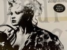 CYNDI LAUPER 