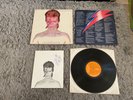 David Bowie “Aladdin Sane” Orig 1973 U.K. Gatefold vinyl Lp + Inner + Photo