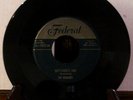 THE DOMINOES - SIXTY-MINUTE MAN / I CAN'T ESCAPE FROM YOU - 7