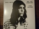 PATTI SMITH - HEY JOE  (VERSION) / PISS FACTORY ON SIRE RECORDS  SPECIAL COL EDT