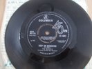 THE MARVELS KEEP ON SEARCHING DB 8341 7'' SINGLE COLUMBIA
