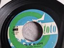 Freddie Houston - Soft Walkin' / To Be In Love, 7