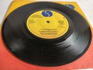 THE UNDERTONES    -   TEENAGE KICKS      -    SOLID CENTRE