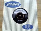 THE WAILERS  DIRTY ROBBER / MAU-MAU  7