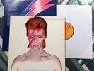 DAVID BOWIE - ALADDIN SANE LP.   - 1973 UK. Inner Lyric Sleeves. VG+
