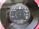 ELVIS PRESLEY:    SANTA CLAUS IS BACK IN TOWN    RCA 1025       CON EX