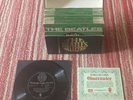 THE BEATLES SINGLES 1962-1970 VINYL 1977 UK WITH GOLD EMBOSSED BOX + GUARANTEE.