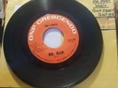 The Lyrics on GNP Crescendo 45 rpm Mr Man / Wait psych garage 1967 ex