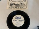 THE GIZMOS -Muff Divin’ • 1976 1ST ORIG Punk 45 EP Gulcher 001 Records