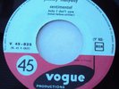 JOHNNY HALLYDAY VOGUE 45-825 SENTIMENTAL / TON FETICHE D'AMOUR 45 TOURS JUKE BOX
