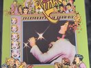 The Kinks - Everybody's in Show-biz, 2016 Triple vinyl LP in excellent condition