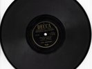 LOUIS ARMSTRONG/A KISS TO BUILD A DREAM ON USED VINYL 78RPM VINYL DECCA 27720