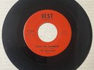 The Mustangs 1964 DOO WOP 45 Over The Rainbow / Loop The Fly VEST VG+++ HEAR