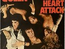 QUEEN / SHEER HEART ATTACK. COVER AND VINYL ARE IN NEAR MINT CONDITION.