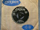 THE TUNE ROCKERS - THE GREEN MOSQUITO / WARM UP rare UK 1958 / ROCKABILLY SURF