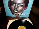 LP   GRACE JONES  PORTFOLIO /ISLAND ILPS 19470/1977 ITALY SIGNED ORIGINAL