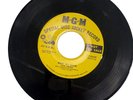 Rockabilly 45 RPM Buck Griffin on MGM: Bow My Back/Old Bee Tree V:M-    L:M-   D